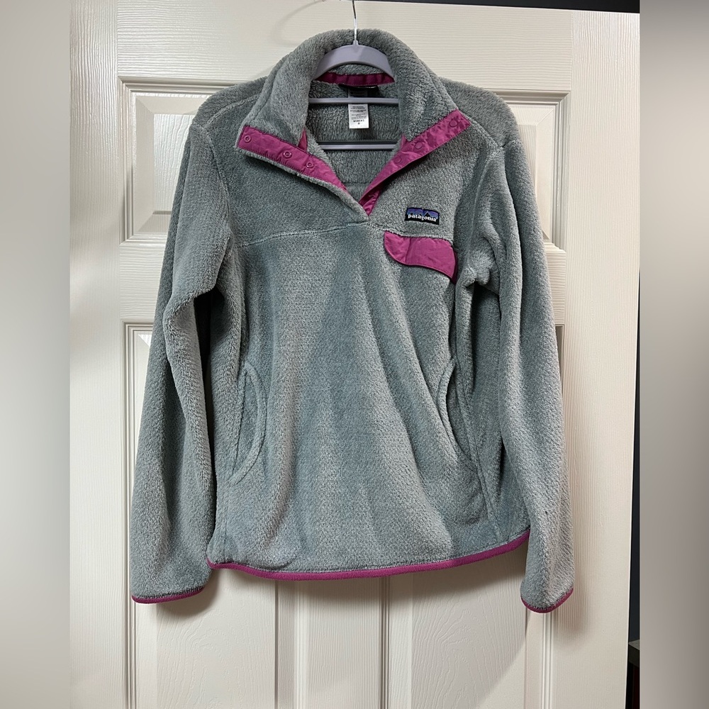 Patagonia Fleece Pullover in Gray with Pink Trim